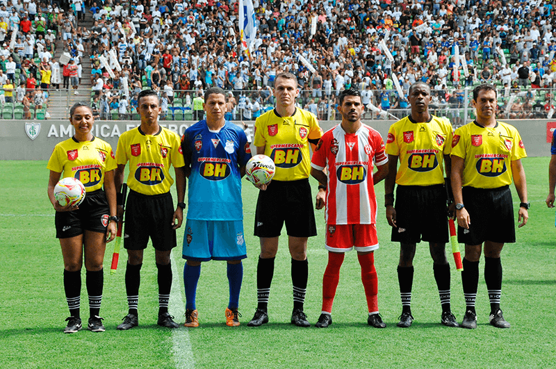 foto Final da Copa Itatiaia no Independência futebol amador