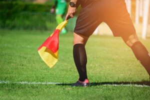 Leia mais sobre o artigo Arbitragem para campeonatos de futebol: Como escolher e qual sua importância?