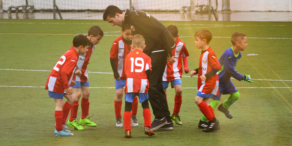 Projetos em comunidades do futebol amador